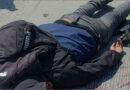 Elemento de la policía de Celaya repele agresión y abate a presunto sicario que portaba un arma larga.