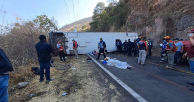 Cuerpos de peregrinos accidentados en Malinalco comenzaron a arribar a San Luis de la Paz.