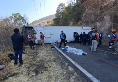 Cuerpos de peregrinos accidentados en Malinalco comenzaron a arribar a San Luis de la Paz.
