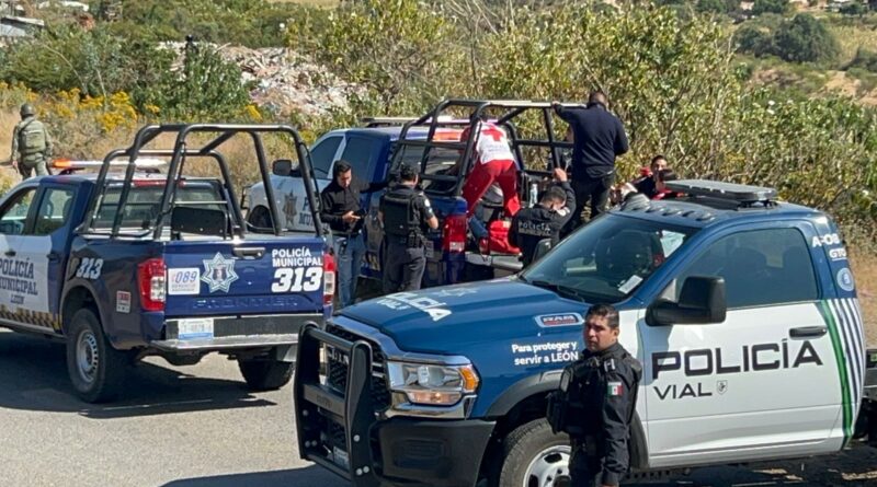 Tras persecución caen presuntos asaltantes que tenían asolados a automovilistas de León.