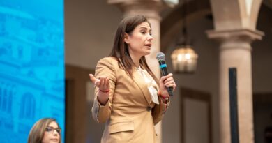 Alejandra Gutiérrez agradece invitación de MC para ser candidata, pero dice que ella sigue siendo panista.