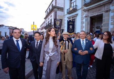 Gobernadora de Guanajuato declara a la estudiantina de la UG como patrimonio cultural intangible.