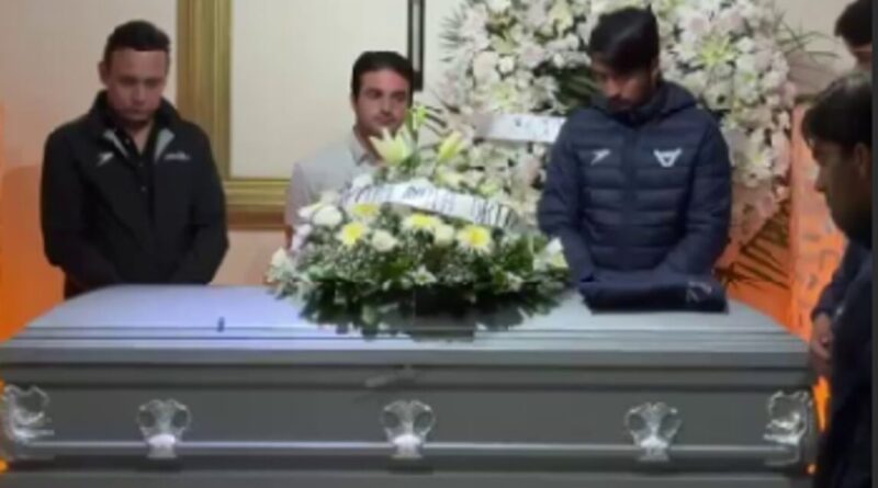 Toros del Celaya dan el último adios a aficionado asesinado en Veracruz tras encuentro contra el Racing.