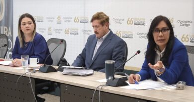 Diputados del PRI y PAN rechazan iniciativa para prohibir heredar canditaturas a familiares y reelección.