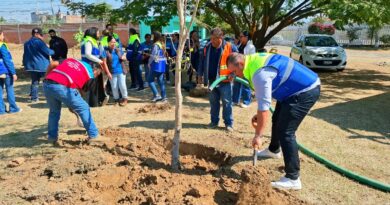 Siembran árboles y alegría en la casa-hogar para personas adultas mayores de Silao.