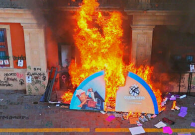 Bloque negro empaña marchas del 8M en León, Irapuato y Guanajuato.