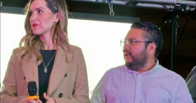 Una de las víctimas del ataque armado en un centro botanero de Jerécuaro es el esposo de la alcaldesa de ese municipio.