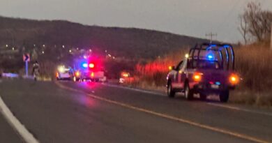 Hombres armados atacan a policías estatales en Yuriria. Dos elementos resultan lesionados y un civil abatido.