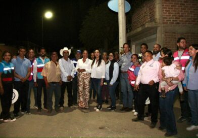 Municipio de Silao lleva alumbrado público a la comunidad de Lucero de Ramales.