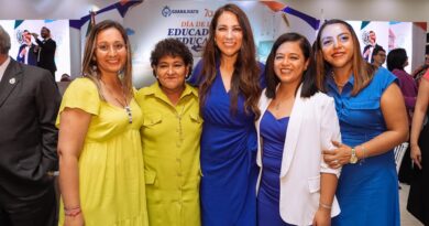 Reconoce gobernadora vocación y compromiso de las educadoras de Guanajuato.