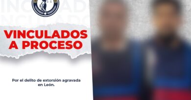 Detienen a dos presuntos extorsionadores en León, uno de ellos se desempeñaba como policía.