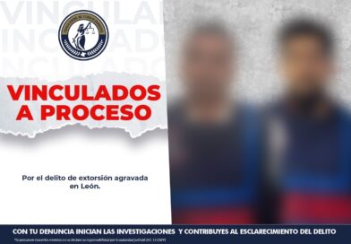 Detienen a dos presuntos extorsionadores en León, uno de ellos se desempeñaba como policía.
