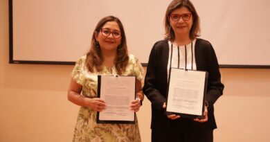 UG y ASPAAUG acuerdan aumento salarial y apoyos para el personal universitario.