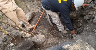 Autoridades ubican terreno con contenedores de huachicol y detectan toma clandestina en Uriagato.
