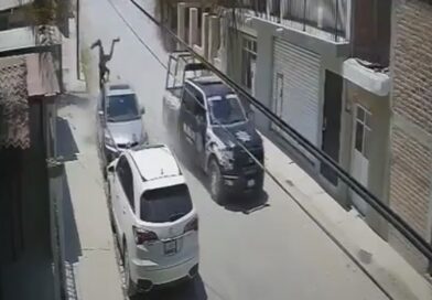 Motociclistas resultan lesionados tras maniobra de patrulla al tratar de detenerlos en SFR.