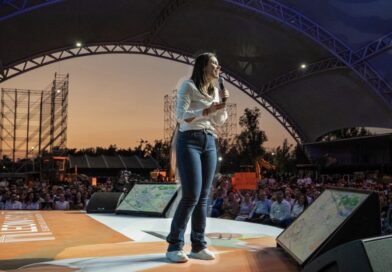 En su debut como integrante de MC, alcaldesa de León anuncia paquete de obra por más de 4 mil millones de pesos.
