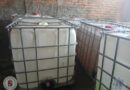 Tras un reporte ciudadano, policía de León asegura combustible almacenado en predio y detiene a un sujeto.