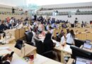 Diputados locales aprueban reforma para eliminar reelección inmediata y nepotismo electoral.