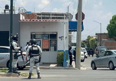 Muere agente de investigación de la FGE durante enfrentamiento en Salamanca el que fue abatido un presunto agresor.