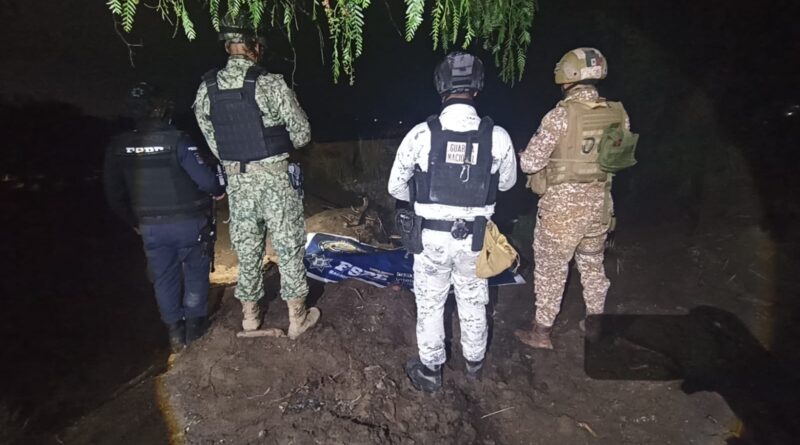 Aseguran autoridades estatales y federales centro de almacenamiento de hidrocarburo en Cortazar.  
