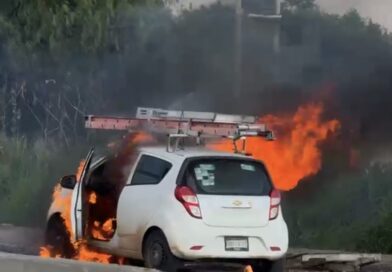 Se hacen pasar por manifestantes para bloquear e incendiar vehículos en la Celaya-Juventino Rosas.