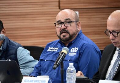 Jorge Espadas niega venganza política por auditoría en León. Alejandra Gutiérrez se dice dispuesta a entregar información.