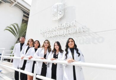 La UG se encuentra entre las 10 mejores universidades en formación médica en México.