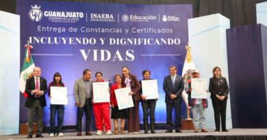 Entrega gobernadora mil constancias y certificados de alfabetización a través del INAEBA.