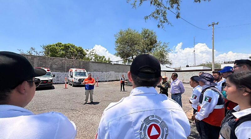 Personal operativo de Protección Civil de Silao recibe capacitación en manejo de vehículos de emergencia.