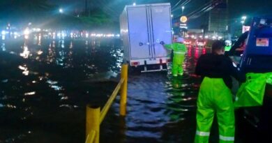 Intensa lluvia del viernes provocó caída de arboles, encharcamientos y cierre preventivo del Malecón del Río.