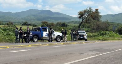Encuentran dos cuerpos fragmentados sobre la carretera federal Yuriria-Valle de Santiago.