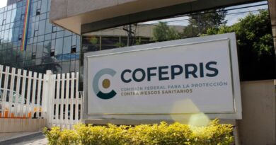 COFEPIS emite alerta sanitaria por alcohol adulterado de la marca Gran Centenario reposado.