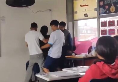 Padres de familia de Acámbaro expresan su preocupación por conducta inapropiada de profesor evidenciado en redes.