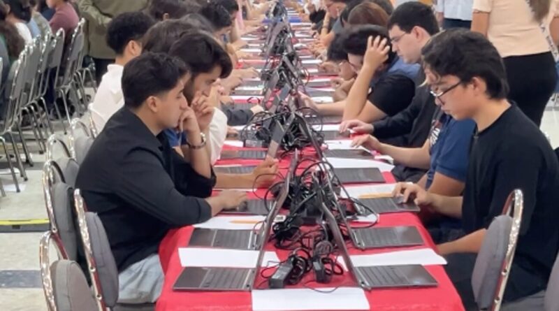 501 aspirantes realizan primer examen de control de la UNAM en la ciudad de León. El jueves sigue el proceso.