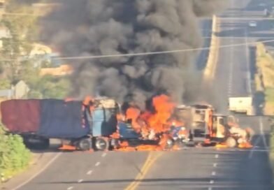 Guanajuato blinda su frontera con Michoacán ante narcobloqueos y quema de unidades de limpia en Pénjamo.