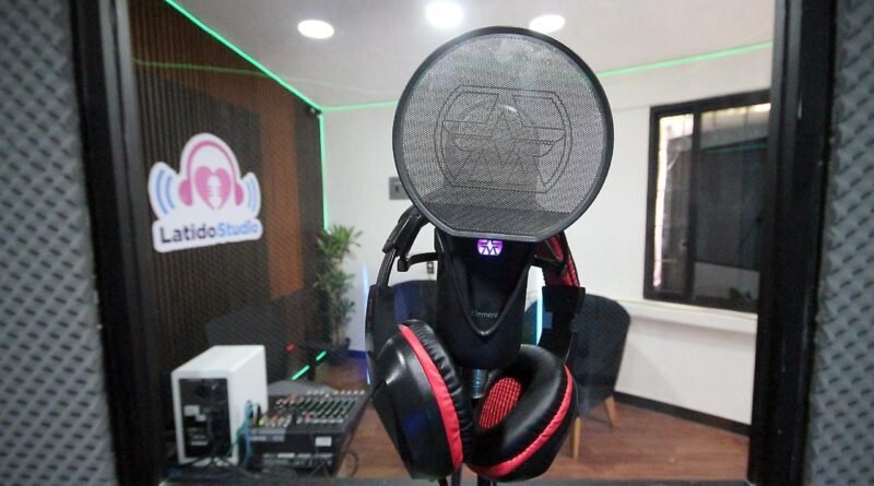 Gobierno de Silao pone en marcha estudio de grabación gratuito para jóvenes talentos de la música.