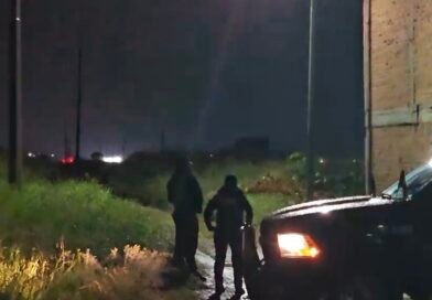 Hombres armados irrumpen en domicilio de Salamanca y asesinan a dos mujeres y un hombre.