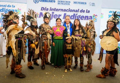Libia Dennise reconoce a las mujeres indígenas de Guanajuato.