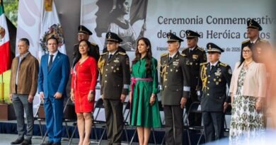 Para la gobernadora de Guanajuato, honrar a los niños héroes es trabajar por el país por el que lucharon.