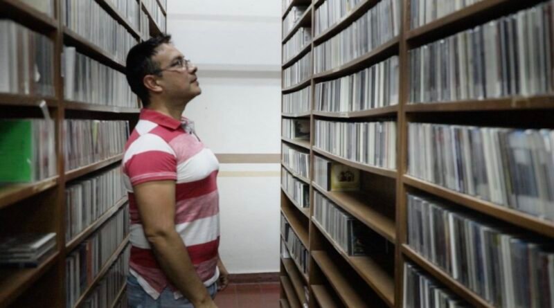 Radio UG rescata 7 mil 500 materiales sonoros en colaboración con la Fonoteca Nacional.