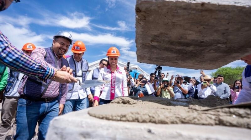 Alejandra Gutiérrez coloca primera piedra de Montevalle, conjunto habitacional dentro del proyecto municipal de vivienda digna.