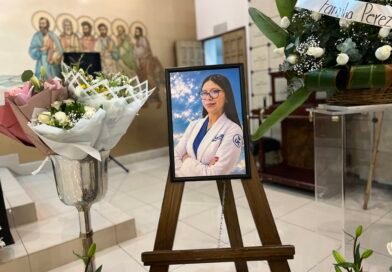 Padres de Karla exigen justicia y castigo para responsables del feminicidio de su hija en Jalisco.