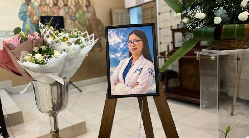 Padres de Karla exigen justicia y castigo para responsables del feminicidio de su hija en Jalisco.