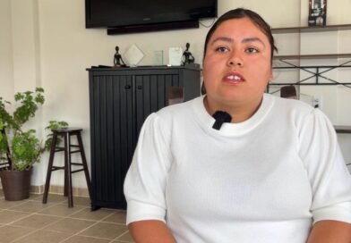 Hijos de migrantes repudian propuesta para eliminar pasaportes a hijos de indocumentados en Estados Unidos.