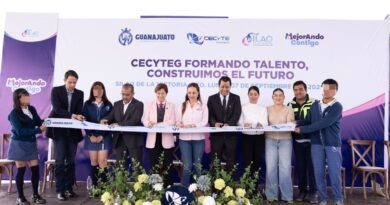 Gobierno de Silao entrega techado de la cancha de usos múltiples del CECyTEG.
