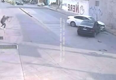 Captan en video momentos de terror durante ataque a balazos en Valle de santiago.