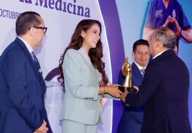 Gobernadora reconoce a personal médico y reitera que Guanajuato tiene el mejor sistema de salud en México.