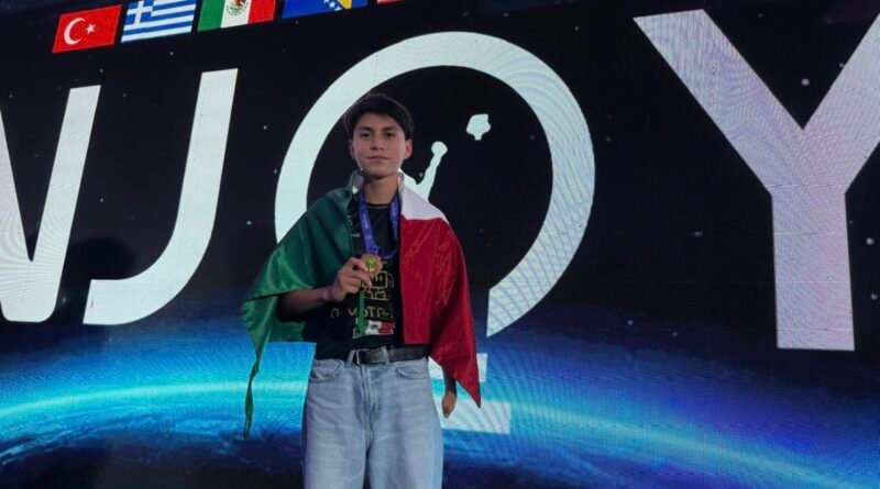 Estudiante de preparatoria de la UG gana derecho a participar en competencia de robótica en China.