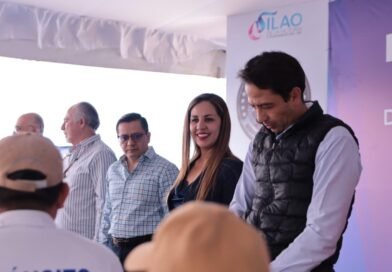 Entregan patrullas y uniformes a personal de seguridad pública en Silao.