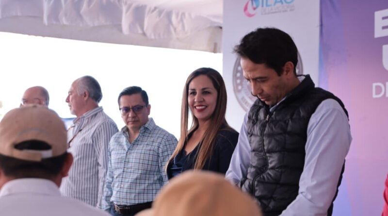 Entregan patrullas y uniformes a personal de seguridad pública en Silao.